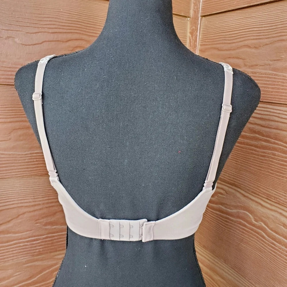 Victoria's Secret Body by Victoria Lined Demi Bra 32DDD - Picture 11 of 16